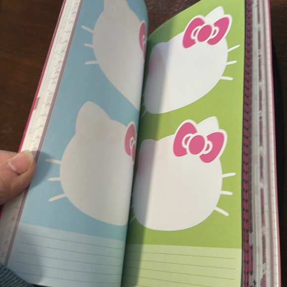 Hello Kitty Journal - Picture 6 of 7